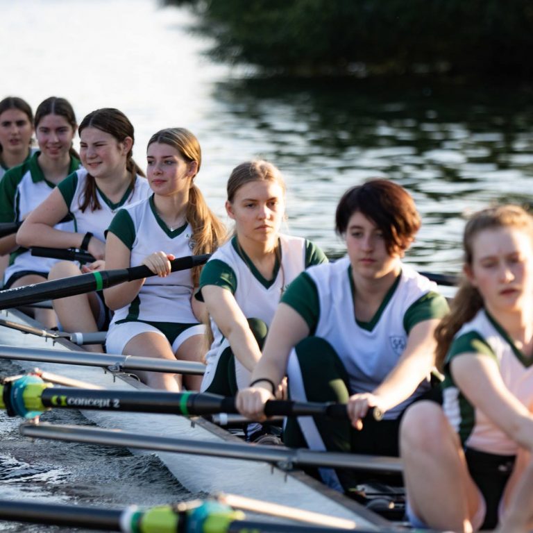 students rowing