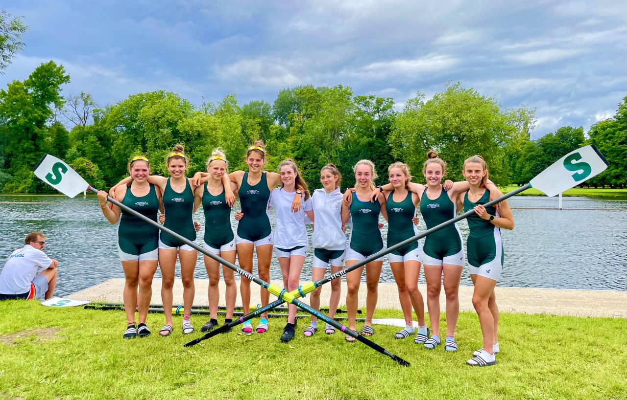 SURBITON ROWERS WIN HENLEY WOMEN’S REGATTA Independent School Surrey