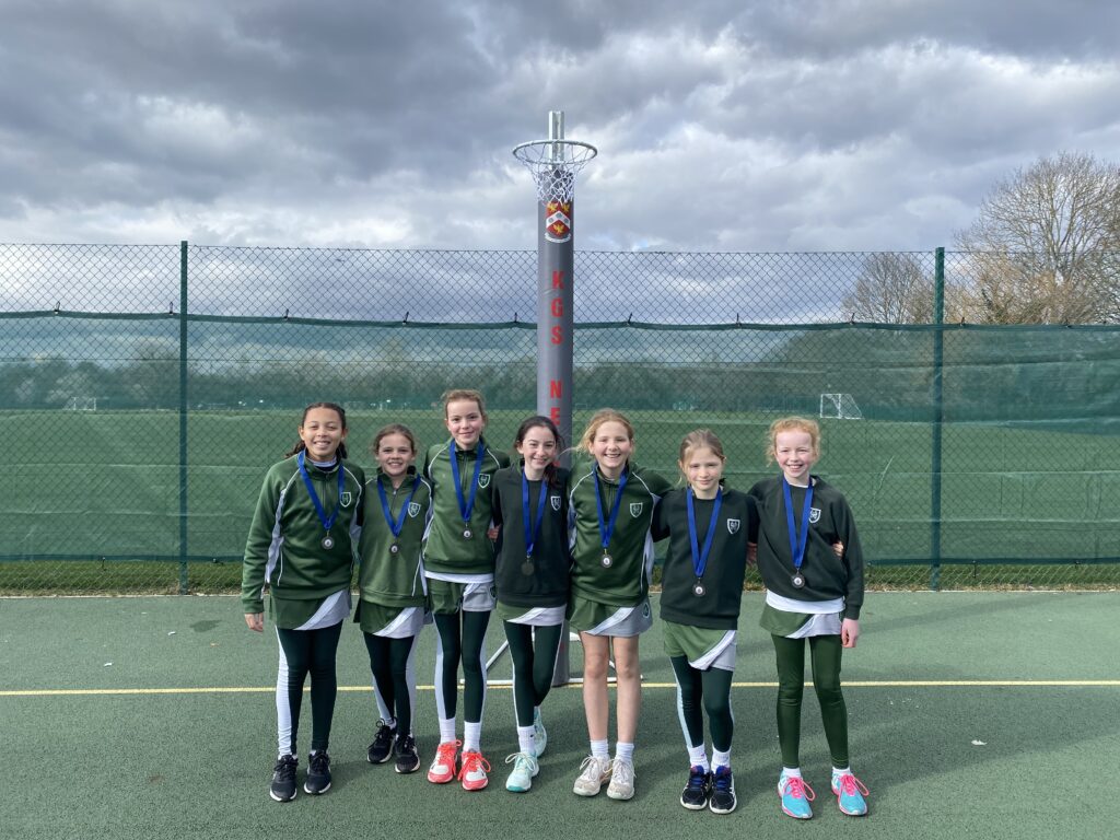 6 Girls in Surbiton High Netball Uniform